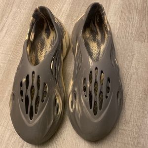 COPY - COPY - Yeezy Foam rnnr runner moon gray size 12 used